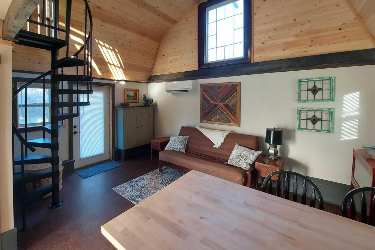 Rustic Hendersonville Farm Studio With Private Deck Eksteriør bilde
