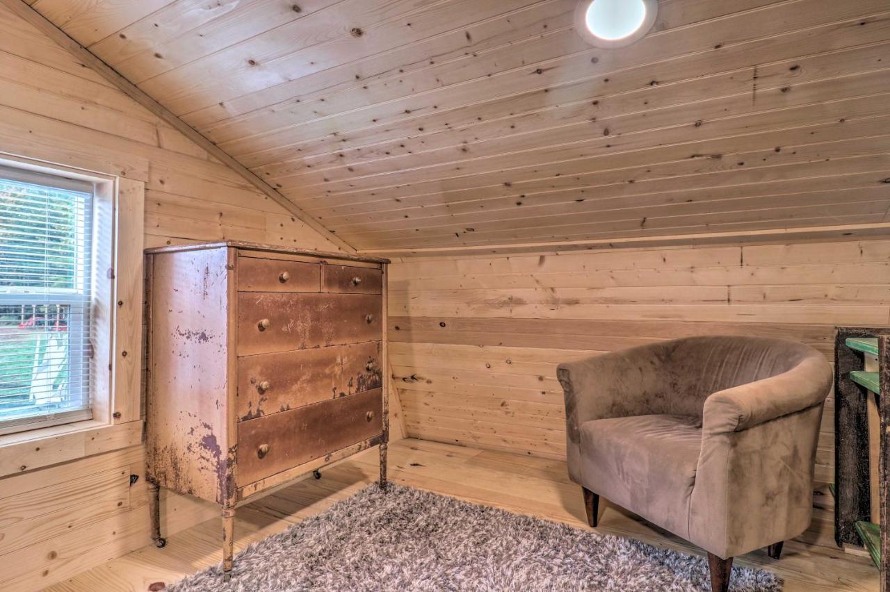 Rustic Hendersonville Farm Studio With Private Deck Eksteriør bilde