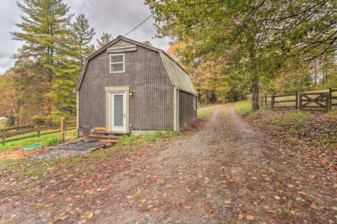 Rustic Hendersonville Farm Studio With Private Deck Eksteriør bilde