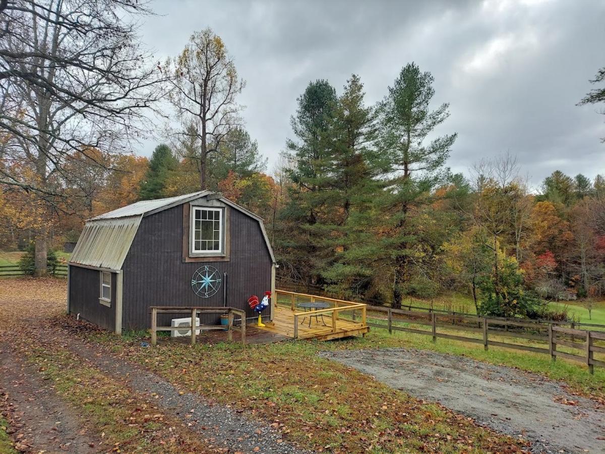 Rustic Hendersonville Farm Studio With Private Deck Eksteriør bilde