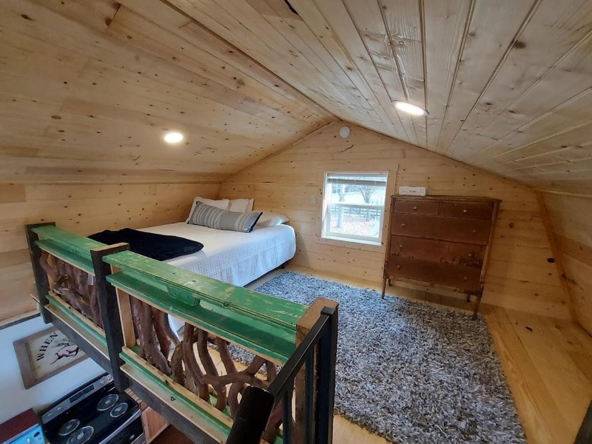 Rustic Hendersonville Farm Studio With Private Deck Eksteriør bilde