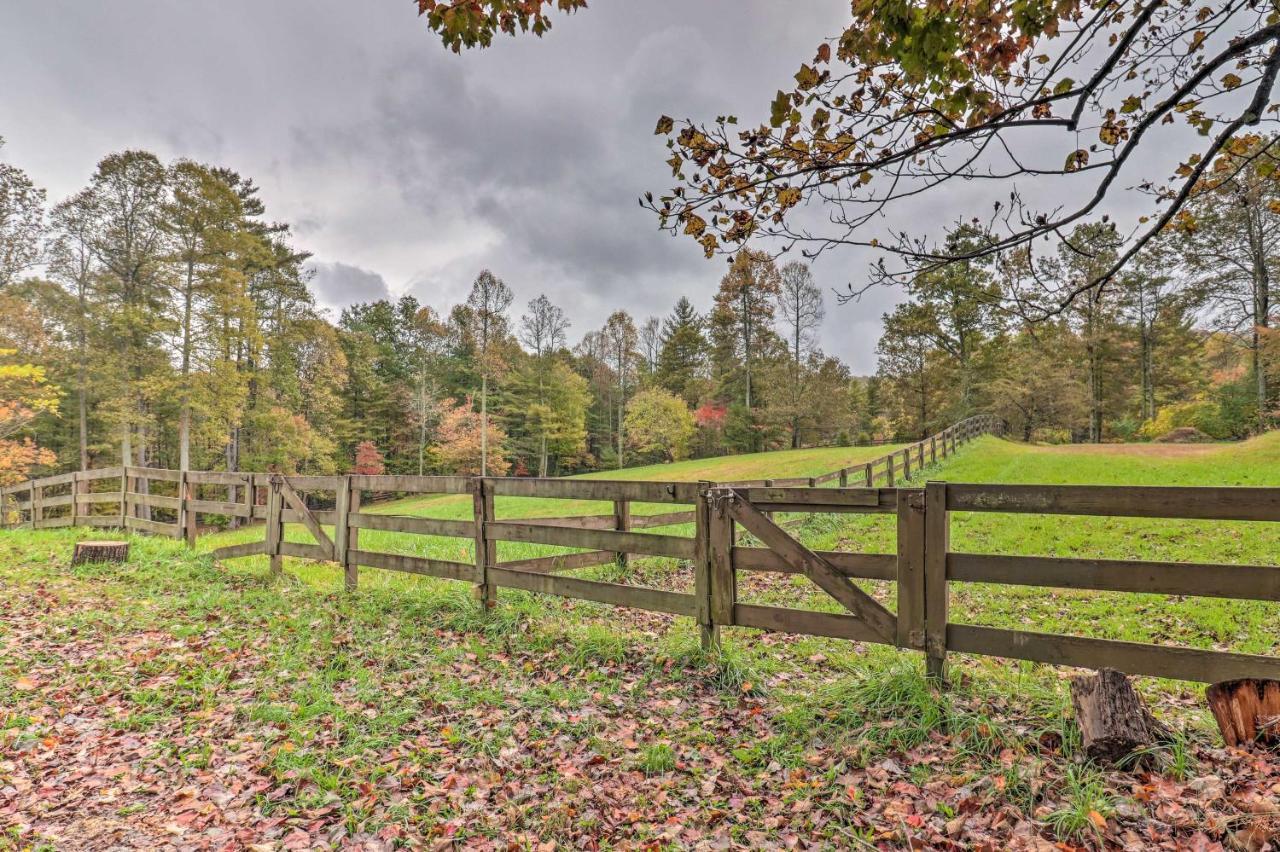 Rustic Hendersonville Farm Studio With Private Deck Eksteriør bilde