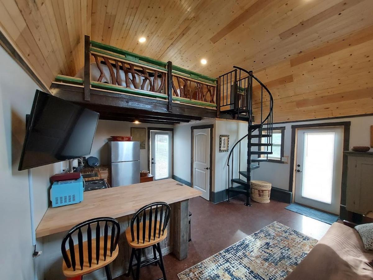Rustic Hendersonville Farm Studio With Private Deck Eksteriør bilde