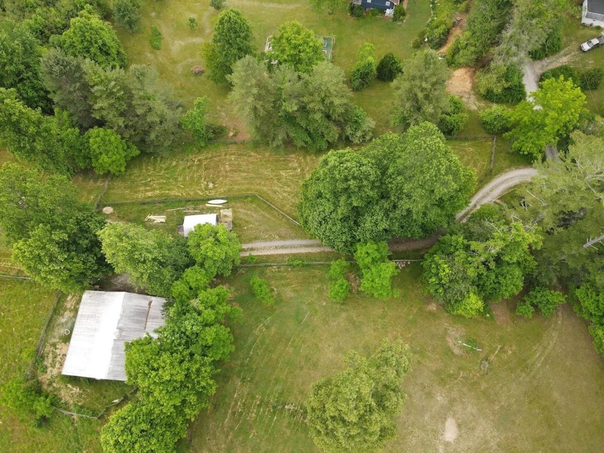 Rustic Hendersonville Farm Studio With Private Deck Eksteriør bilde